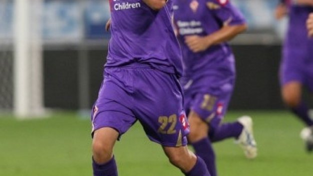 Михайлович с първа победа начело на Фиорентина, Божинов игра цял мач