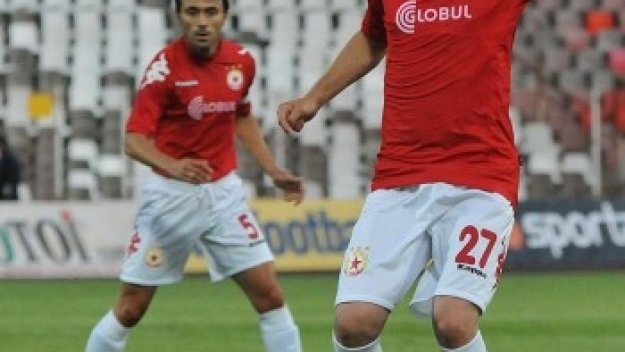 &quot;Акула&quot; идва на &quot;Армията&quot;