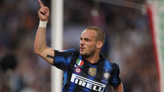 Уесли Снайдер уточни личните си условия с Манчестър Юнайтед