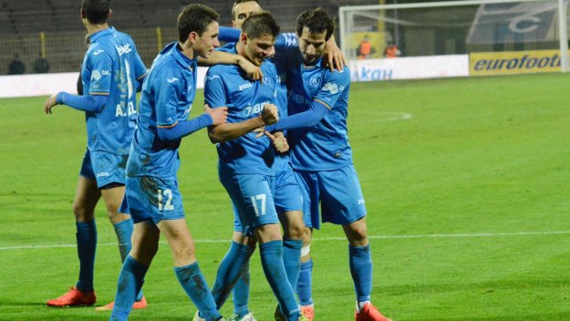 Гонзо и Херо в спор заради каре играчи