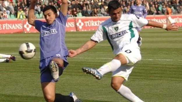 Емил Ангелов с гол за Карабюк срещу Газиантеп