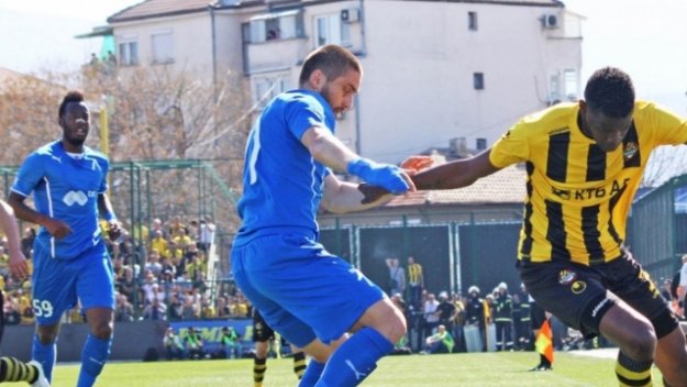 Защитник на Левски претърпя операция