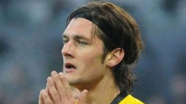 Бивш младежки национал на Швейцария пред подпис с Локо София