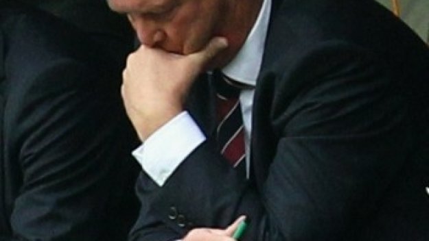 Луис ван Гаал се оправдава и вярва