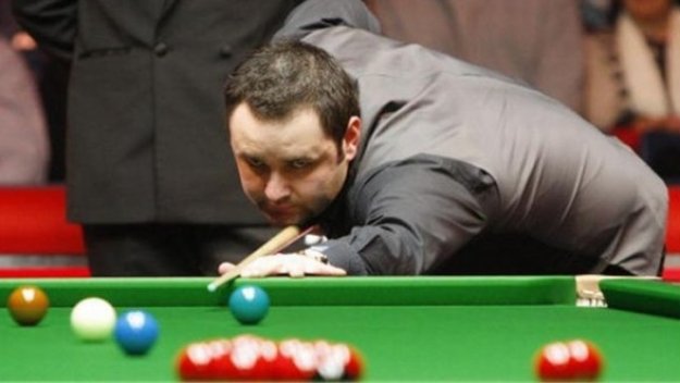 Стивън Магуайър изрита Стивън Хендри от UK Championship