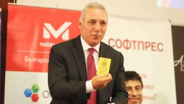 Гибона и Багата отиват на крака при Стоичков в Чикаго