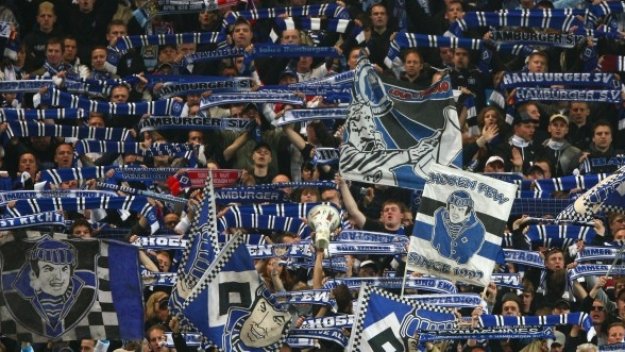 Ултраси на Хамбургер щурмуваха кръчма на Санкт Паули