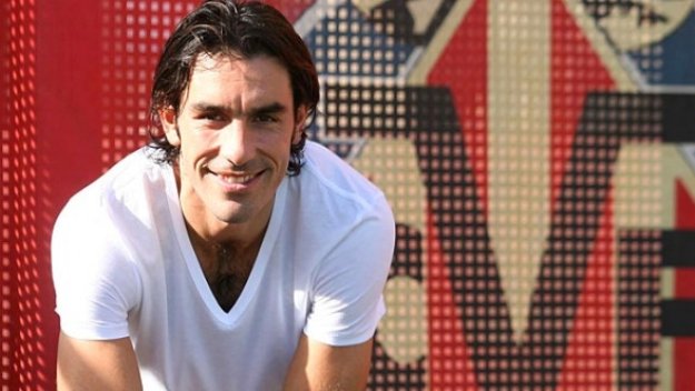 Астън Вила привлича Пирес до дни