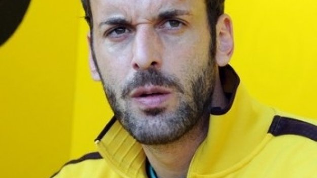 Арсенал са разделя с Мануел Алмуня