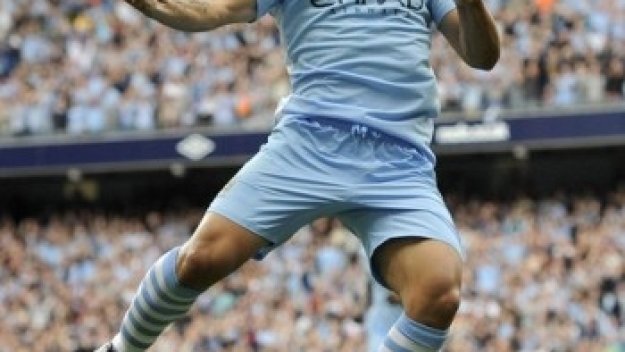 Агуеро наниза първия си хеттрик за Сити