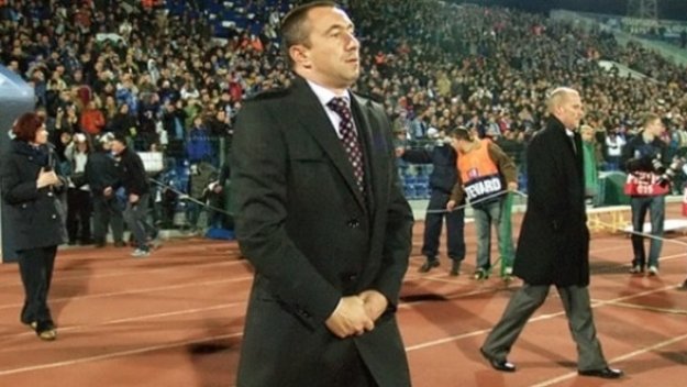 Отборът на Мъри Стоилов остава без фенове в Кипър