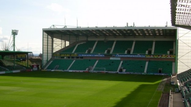 Уволниха шотландски диктор заради песен на Бийтълс