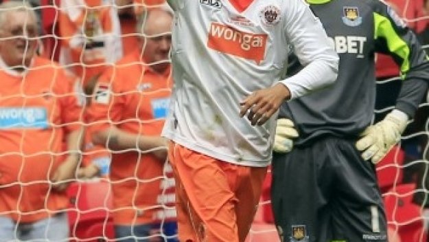 Интер също на опашката за подписа на Том Инс