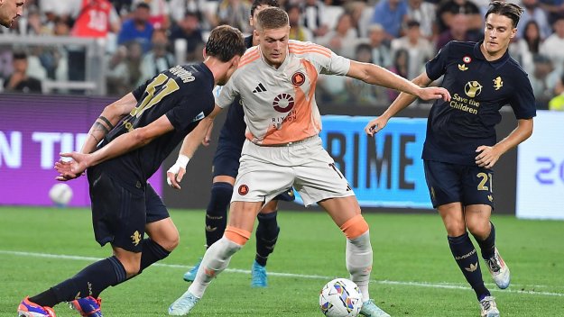 Много дебюти и малко футбол! Юве - Рома 0:0