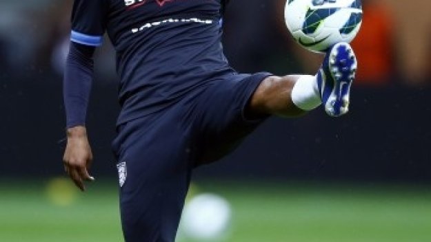 ФА одруса Ашли Коул за псувните