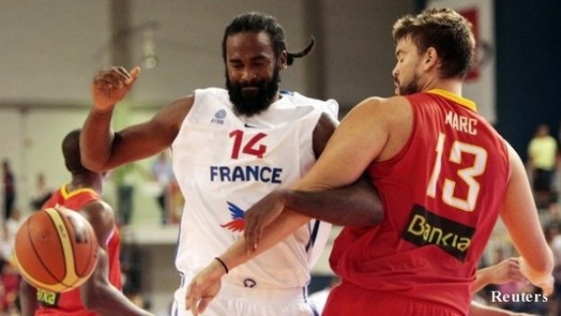 Чадърджия отива при Тони Паркър