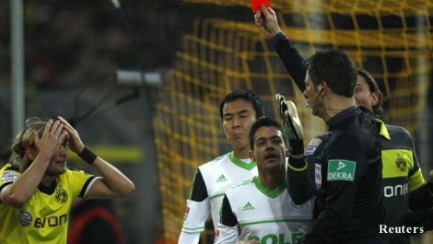 Волфсбург и реферите победиха 10 от Дортмунд