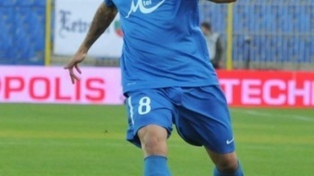 Надежда за Левски - вдигат Пинто и Калво за Черноморец