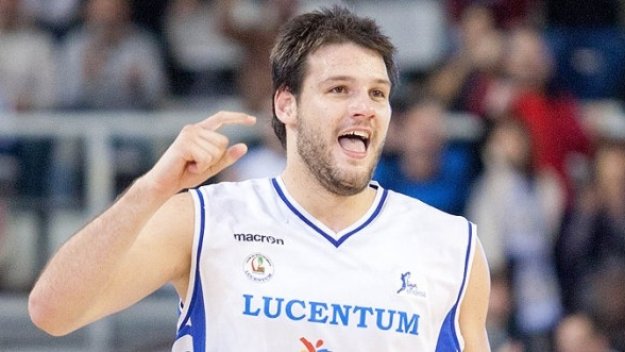 Калоян Иванов със 17 борби, Аликанте пак бие