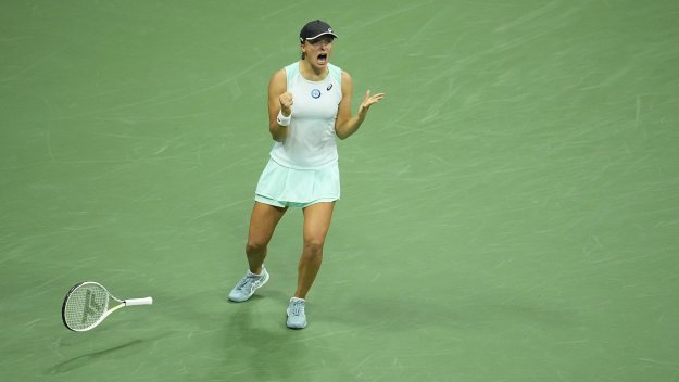 Ига Швьонтек срещу Онс Жабьор на финал на US Open