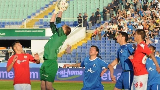 БФС, ПФЛ, БНТ и клубовете подписват днес за тв правата