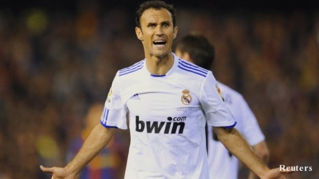 Каранка защити Рикардо Карвальо