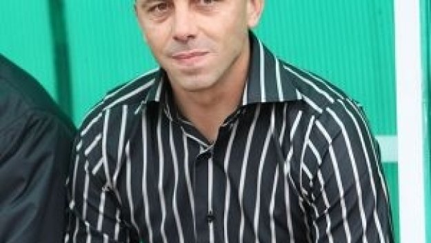 Илиан Илиев остава треньор на Берое