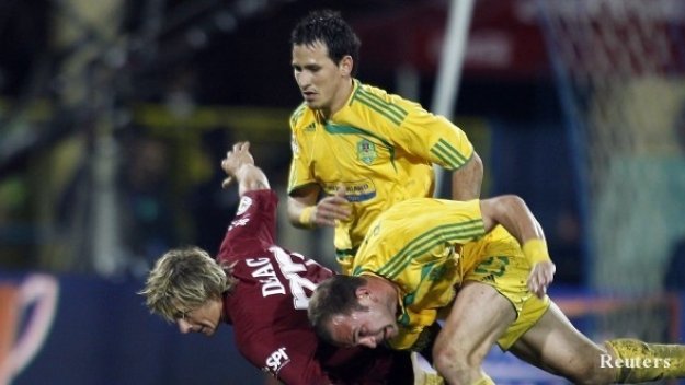 Миланов и Васлуй измъкнаха точка от лидера ЧФР Клуж