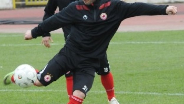 Шок за Стойчо! &quot;Титан&quot; връща изгонените