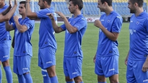 Гонзо крие левскарите от фенове и журналисти