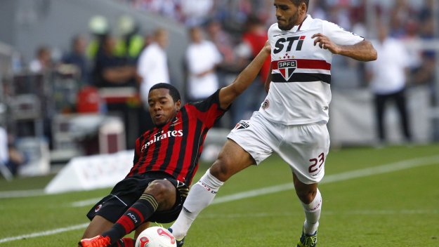 В Бразилия учудени от интереса на Барса към Дъглас