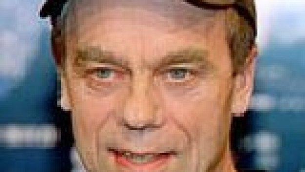 Президентът на Санкт Паули вдигна гей-сватба