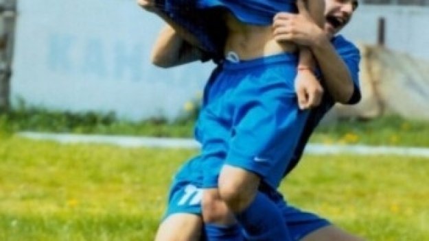 Близнаците Цоневи зарязаха Левски