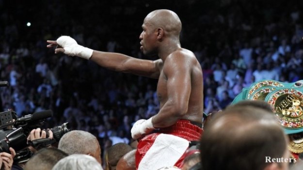 Флойд Мейуедър спечели титлата в средна категория във версия WBA