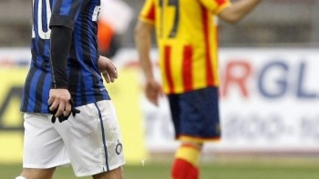 Анжи готви оферта за Снайдер