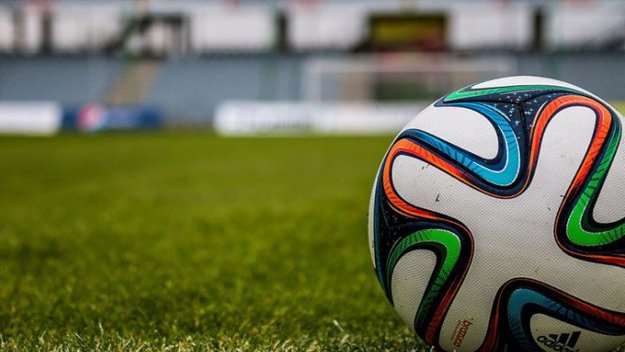 Футболни заплати: Кой заслужава милиони?