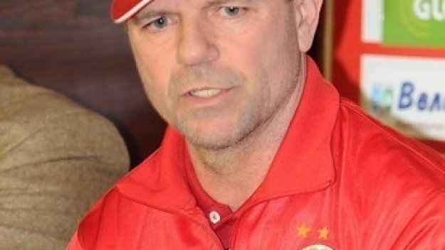 &quot;Новия&quot; ЦСКА започна със загуба от гърци на &quot;Българска армия&quot;