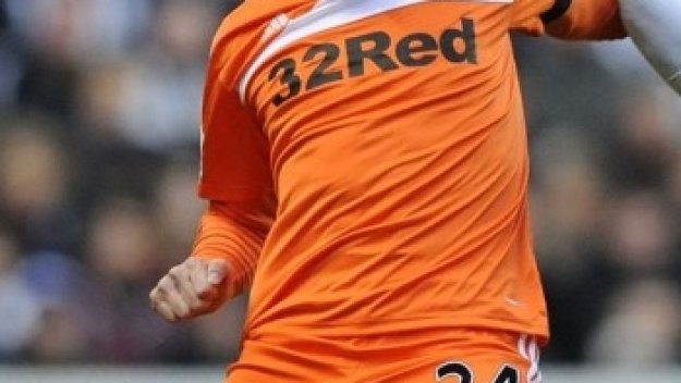 Суонзи смачка Фулъм насред Лондон