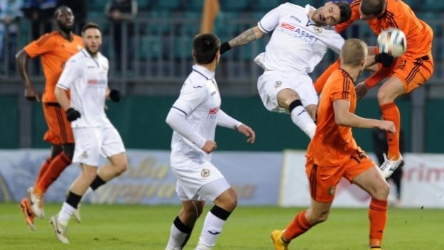 "Бялата лавина" помете Локо Пловдив