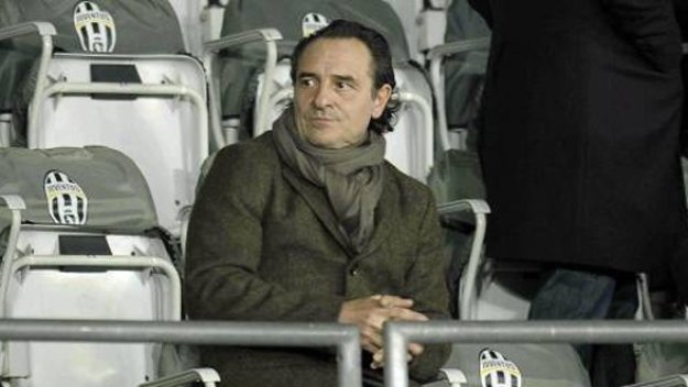 Прандели определи състава на Италия, Де Роси и Балотели ги няма