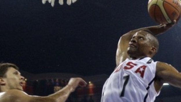 САЩ с лека победа на старта на баскет-мондиала