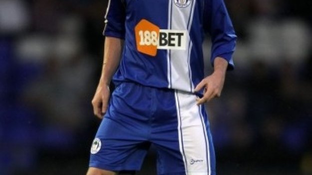 Венгер хареса 20-годишен халф на Уигън