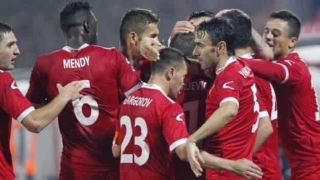 Менди не иска да играе в Украйна