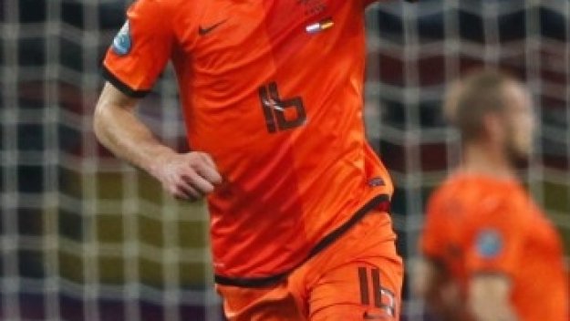 Шеф на Арсенал: Няма да подаряваме Ван Перси