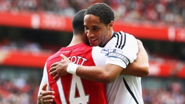 Арсенал може да загуби четири от звездите си след по-малко от година