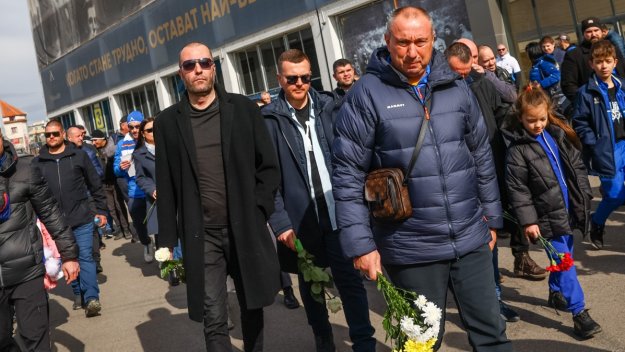 Мъри и фенове на Левски почетоха паметта на Апостола
