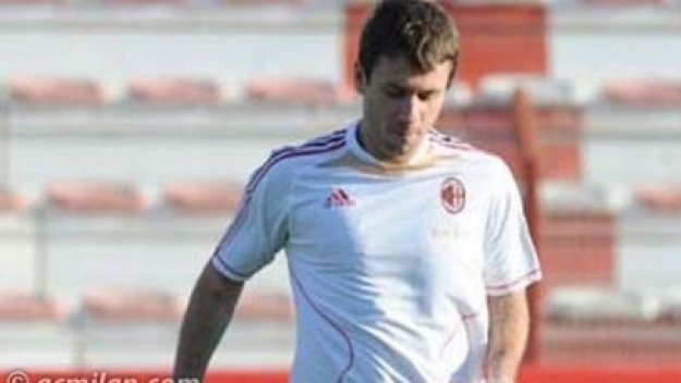 Алегри възхитен от поведението на Касано на тренировките