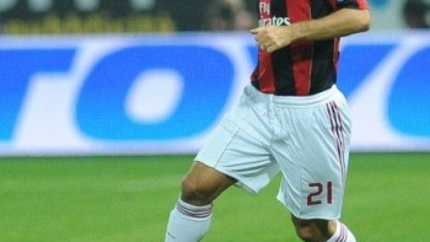 Милан без Пирло срещу Оксер