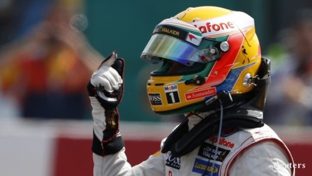 Люис Хамилтън сменя Шумахер в Мерцедес?