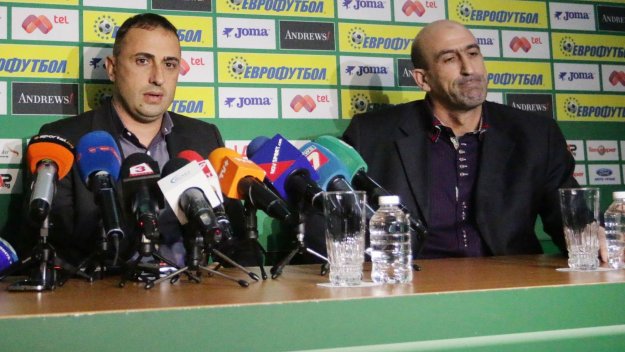 Лечков: На Петев и Бербатов им трябва преводач при преговорите